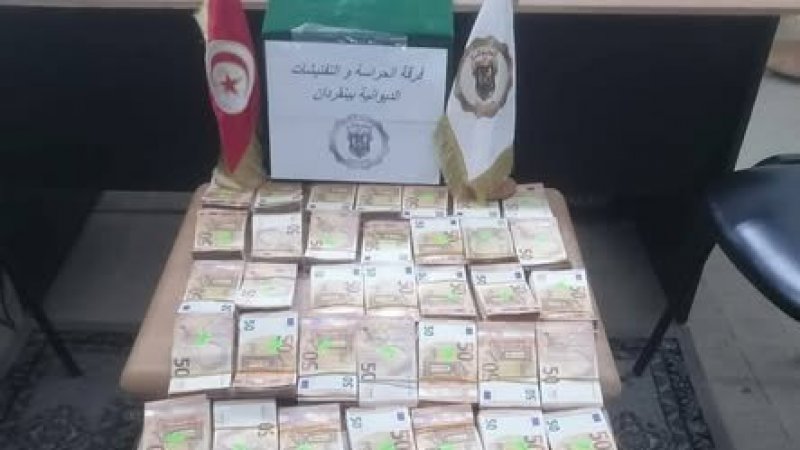 مصالح الحرس الديواني ببن قردان تحجز مبالغ من العملة الأجنبية المهربة وكمية من الذهب بقيمة 2.6 مليون دينار